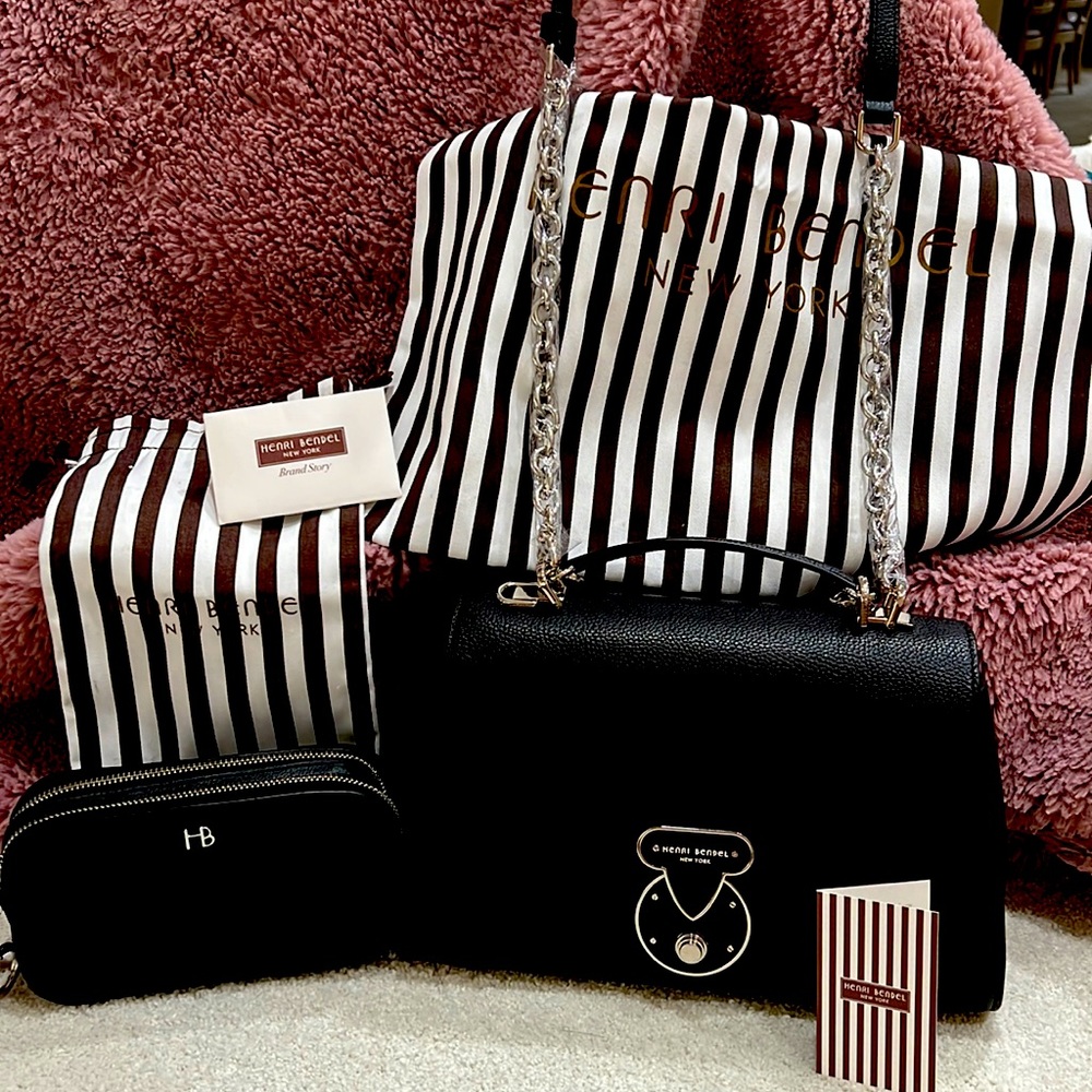 Henri Bendel Purse & wristlet. Gorgeous black combination! Matching dust covers